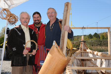 MNO Partner Unveils Traditional Métis Canoe